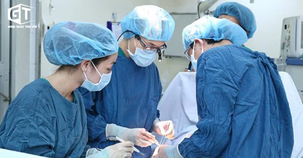 Người phụ nữ tử vong khi đang phẫu thuật thẩm mỹ tại TP.HCM: Bác sĩ và người nhà lén đưa về quê mai táng