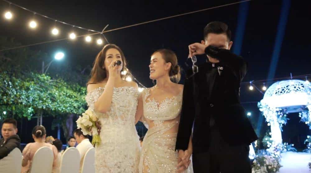 Cô dâu, chú rể oà khóc khi Nhật Kim Anh bất ngờ xuất hiện ở đám cưới