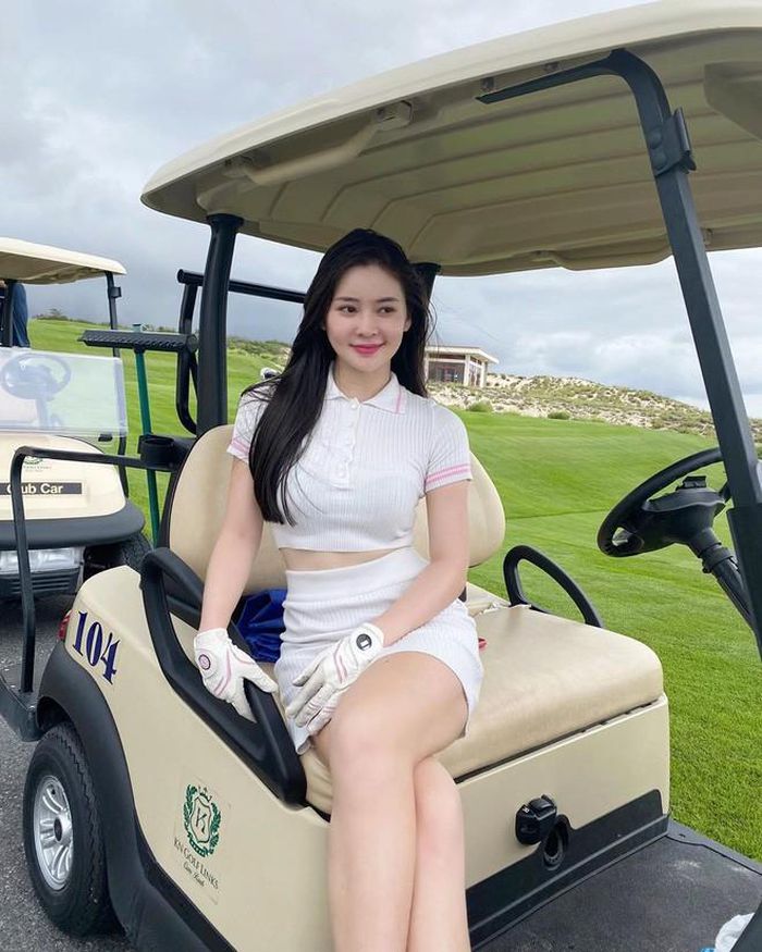 Top 5 người đẹp chơi golf nóng bỏng nhất Việt Nam
