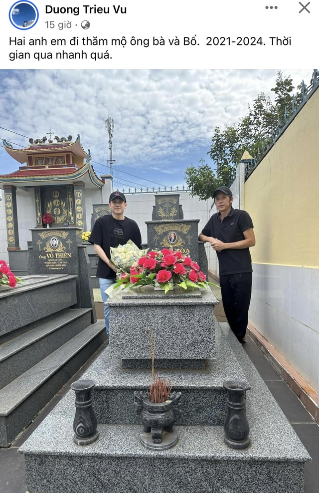 NS Hoài Linh xuất hiện bên em trai ruột, cùng nhau đi thăm mộ gia đình